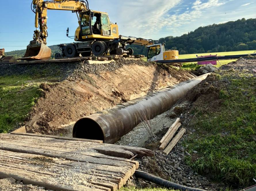 Tiefbauarbeiten beim Durchlass